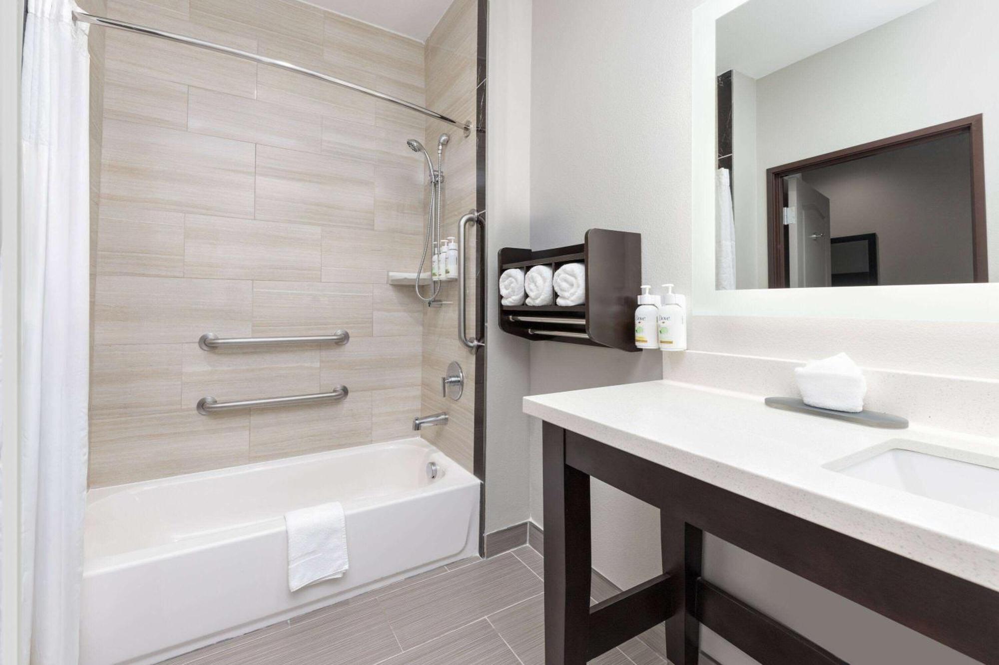 La Quinta By Wyndham Tyler - University Area Extérieur photo