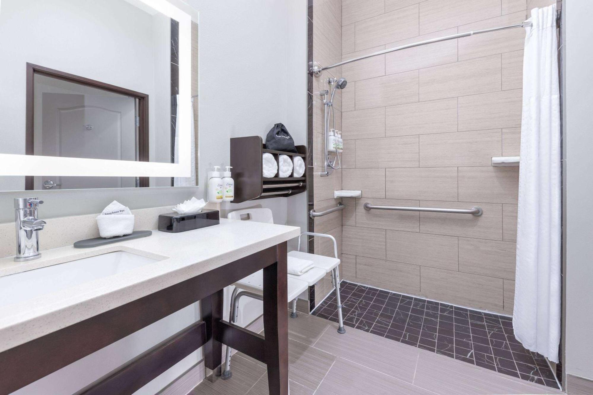 La Quinta By Wyndham Tyler - University Area Extérieur photo