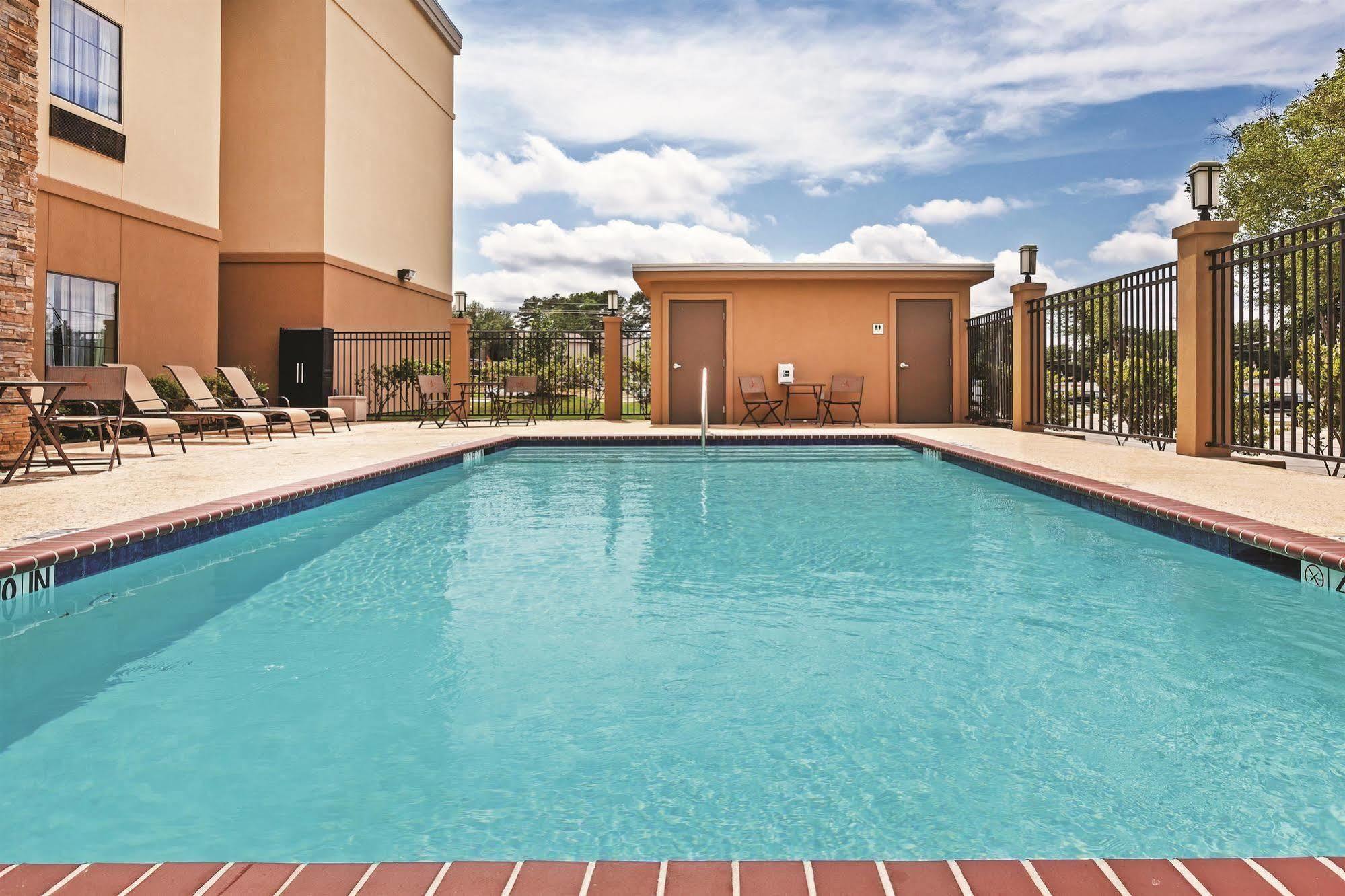 La Quinta By Wyndham Tyler - University Area Extérieur photo